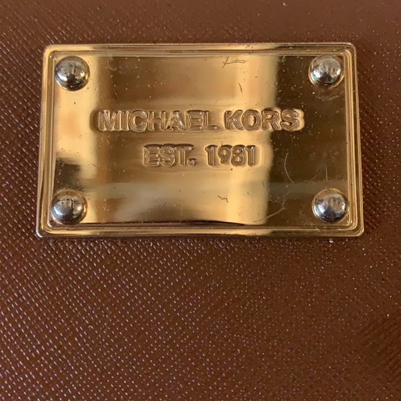 Michael Kors wristlet - Picture 2 of 7